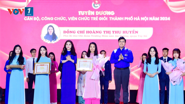 Tuyên dương cán bộ, công chức, viên chức trẻ giỏi thành phố Hà Nội (23/11/2024)