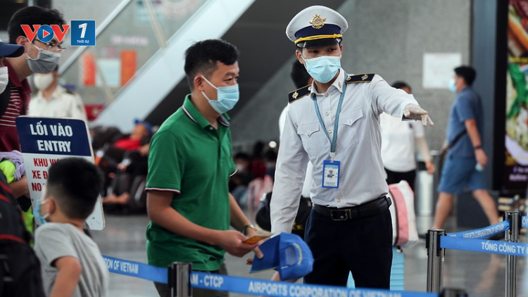 Sân bay Quốc tế Đà Nẵng thu phí lối đi riêng làm thủ tục an ninh soi chiếu (23/11/2024)