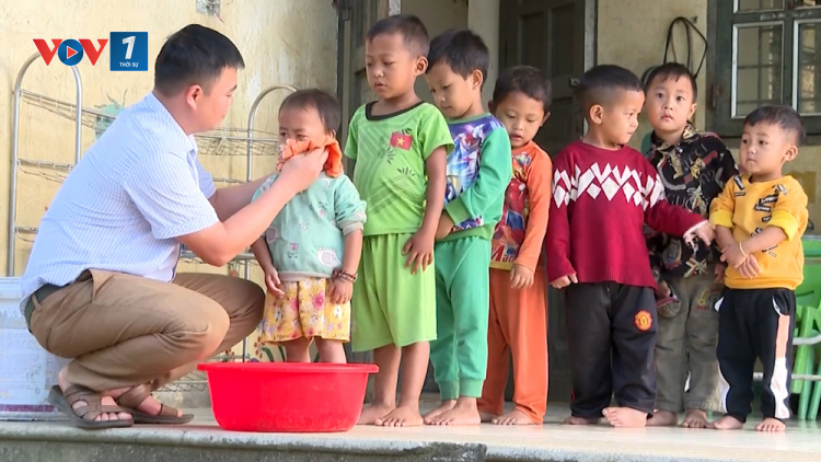 Người thầy “đặc biệt” nơi rẻo cao Pa Vệ Sủ (18/11/2024)