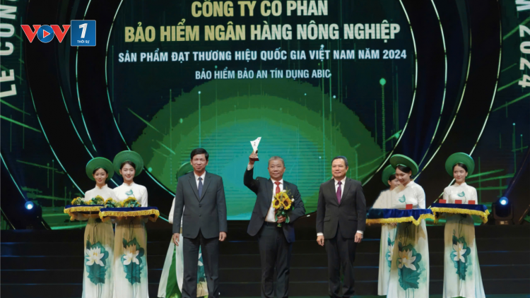 Vượt qua hơn 1.000 doanh nghiệp, Bảo hiểm Agribank đạt Giải thưởng Thương hiệu Quốc Gia 2024 (05/11/2024)
