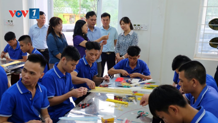 Cần làm gì, làm thế nào để hỗ trợ người nghiện ma tuý sau khi cai nghiện thành công tái hòa nhập cộng đồng (11/12/2024)