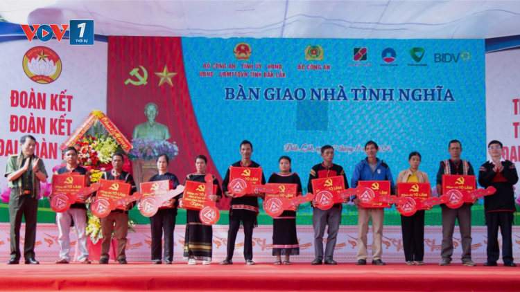 Nghĩa tình, trách nhiệm trong những ngôi nhà Bộ Công an tặng hộ nghèo Đắk Lắk (02/12/2024)