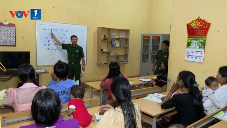 Gia Lai nỗ lực xóa mù chữ trong vùng dân tộc thiểu số (25/12/2024)