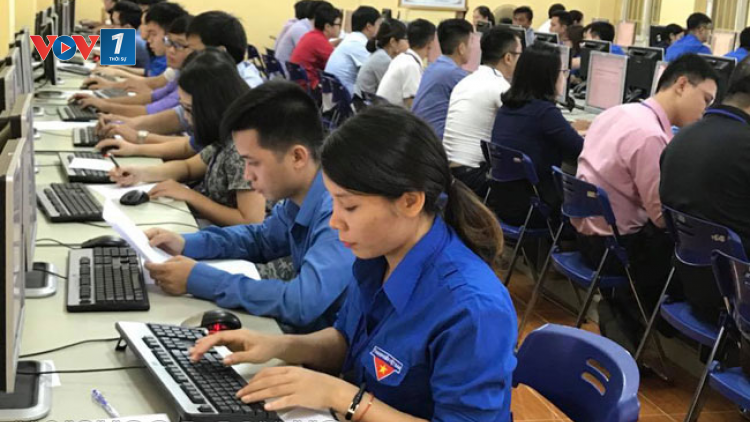 THỜI SỰ 21H 30 NGÀY 15/2/2024: Chính phủ yêu cầu rà soát, bãi bỏ các loại chứng chỉ không cần thiết, hoàn thành trong Quý 2 năm nay