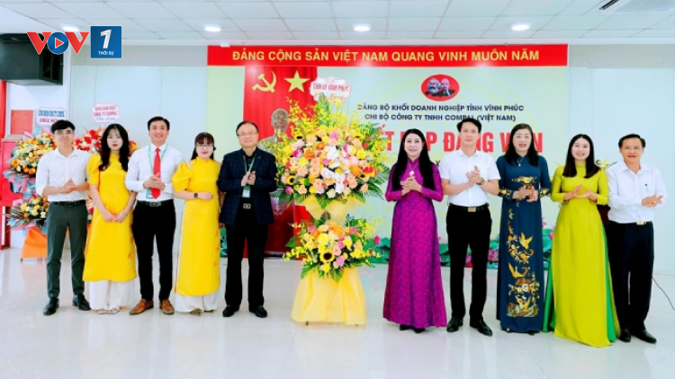 Phát triển đảng trong doanh nghiệp ngoài nhà nước: Hạt nhân chính trị giúp doanh nghiệp phát triển. (27/02/2014)
