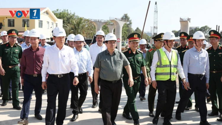 “Bàn làm không bàn lùi” và thông điệp từ những chuyến đi xuyên tết của Thủ tướng (15/2/2024)