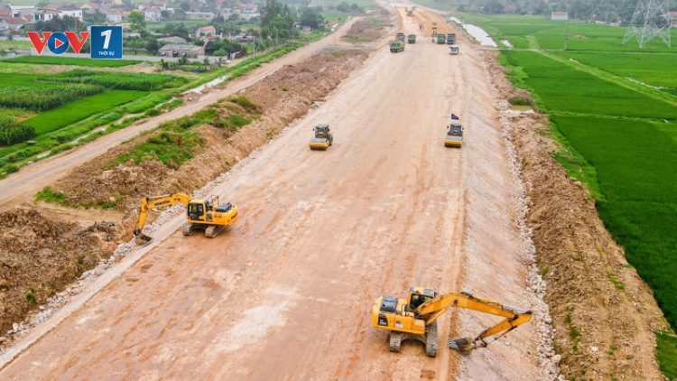 Đẩy nhanh tiến độ giải ngân một số dự án giao thông trọng điểm (07/03/2024)