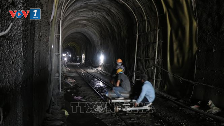 THỜI SỰ 12H TRƯA 14/4/2024: Lượng lớn đất đá tiếp tục sạt lở xuống hầm đèo Cả, chưa xác định thời gian thông tuyến