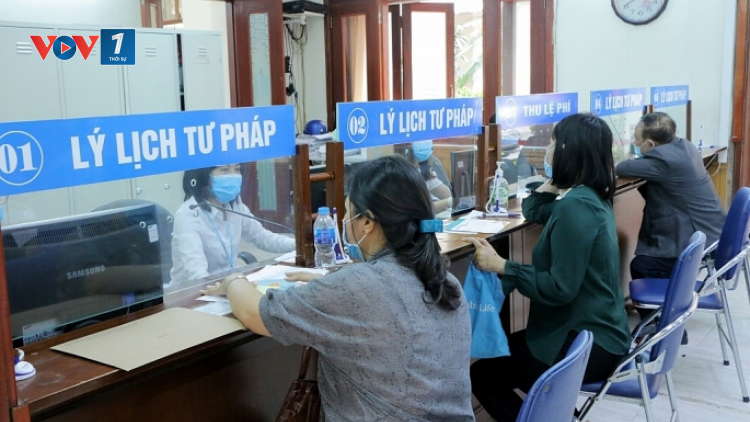 THỜI SỰ 12H TRƯA 21/4/2024: TP. Hà Nội và tỉnh Thừa Thiên Huế bắt đầu thí điểm cấp phiếu Lý lịch tư pháp trên ứng dụng định danh và xác thực điện tử  từ ngày mai  22 tháng tư