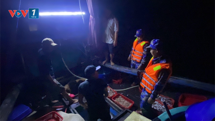 Thừa Thiên Huế: Ngăn chặn tàu cá đánh bắt giã cào trái phép (13 +14/05/2024)