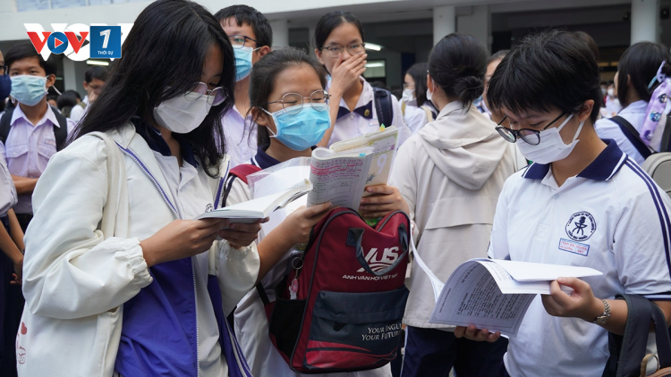 Tuyển sinh lớp 10: Trường công lập không phải "con đường" duy nhất