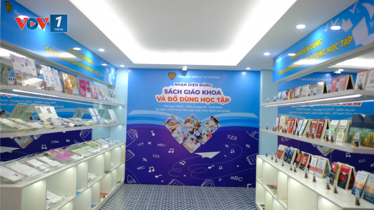 Tiếp tục mở cửa phòng trưng bày nhận diện sách và đồ dùng học tập thật- giả trước thềm năm học mới (22/8/2024)