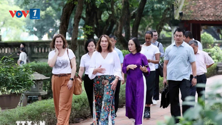 THỜI SỰ 21H30 ĐÊM 24/8/2024: Chủ tịch Thượng viện Australia Sue Lines thăm Văn Miếu - Quốc Tử Giám- hoạt động đầu tiên trong khuôn khổ chuyến thăm chính thức Việt Nam theo lời mời của Chủ tịch Quốc hội Trần Thanh Mẫn