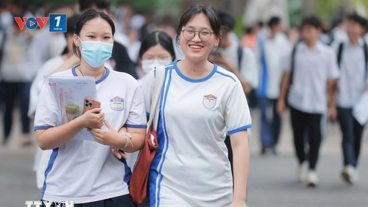 THỜI SỰ 18H CHIỀU 18/8/2024: Hơn 100 trường đại học đã công bố điểm chuẩn, thí sinh lưu ý nhập học đúng quy định.