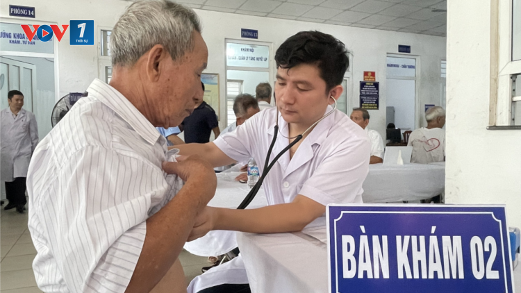 Điều trị cho bệnh nhân mắc các dịch bệnh sau mưa lũ (14/09/2024)