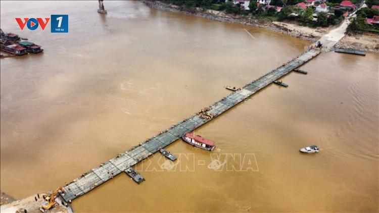 THỜI SỰ 18H CHIỀU 29/9/2024: Hôm nay, các lực lượng công binh đã chính thức lắp xong cầu phao Phong Châu – Phú Thọ bắc qua sông Hồng, dự kiến thông xe vào ngày mai. Trong khi tại Hà Giang lại xảy ra sạt lở đất nghiêm trọng.