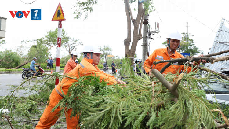 THỜI SỰ 18H CHIỀU 08/09/2024: Ngành điện khẩn trương khắc phục, cấp điện trở lại cho 4 địa phương thiệt hại nặng bởi bão số 3 trong hôm nay