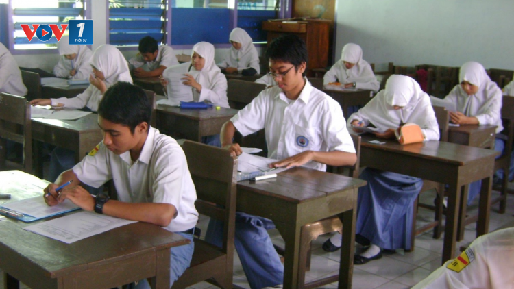 Học miễn phí tại 1.000 trường tư: Giải pháp cho thực trạng thiếu trường công ở Indonesia (9/9/2024)