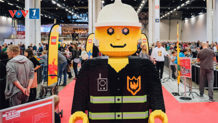 Lego – nỗ lực để những viên gạch màu sắc trở nên “xanh” hơn (04/09/2024)