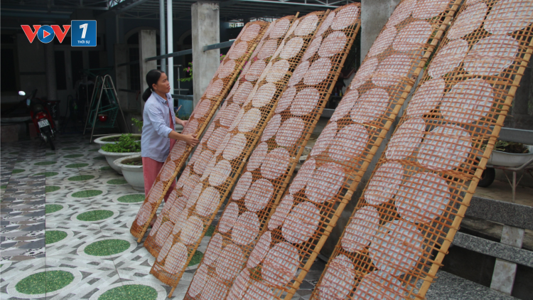Bánh tráng truyền thống ở Bà Rịa – Vũng Tàu sản xuất gấp đôi cho vụ Tết (15/1/2025)
