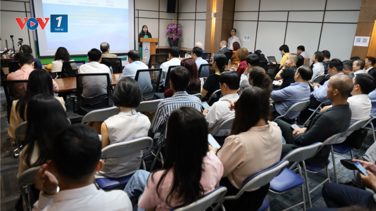 Việt Nam cần linh hoạt khi xuất khẩu sang Mỹ (8/1/2025)