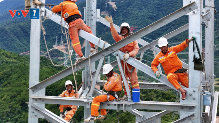 Lan tỏa “tinh thần mạch 3”, quyết tâm về đích nhiều dự án truyền tải điện cấp bách trong năm 2025 (08/01/2025)
