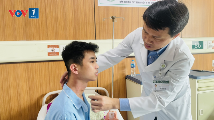 Lần đầu tiên Việt Nam phẫu thuật nội soi thành công đối với ca bệnh gãy cột sống cổ phức tạp (15/01/2025)