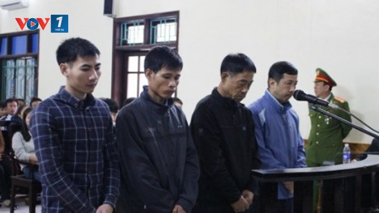 Kết thúc phiên tòa xét xử vụ tai nạn sập giàn giáo ở Formosa Hà Tĩnh khiến 13 người chết, 4 bị cáo lãnh án tổng cộng 12 năm tù. (Thời sự chiều 21/12/2015)
