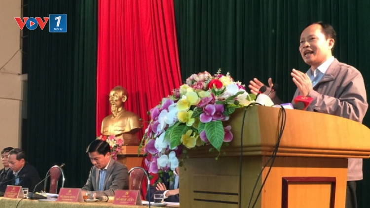 Bí thư Tỉnh ủy Thanh Hóa nhận lỗi trong cuộc đối thoại với ngư dân Sầm Sơn sau vụ việc hàng trăm người dân tập trung lên UBND tỉnh phản đối việc di chuyển bến neo đậu tàu thuyền để nhường chỗ cho dự án du lịch. (Thời sự trưa 07/3/2016)
