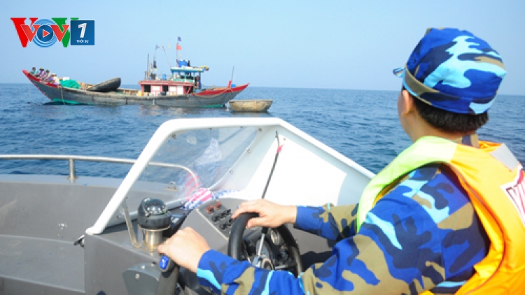 Biển đảo Việt Nam ngày 21/12/2014: Vùng cảnh sát biển 4: Chỗ dựa vững chắc cho ngư dân vươn khơi.