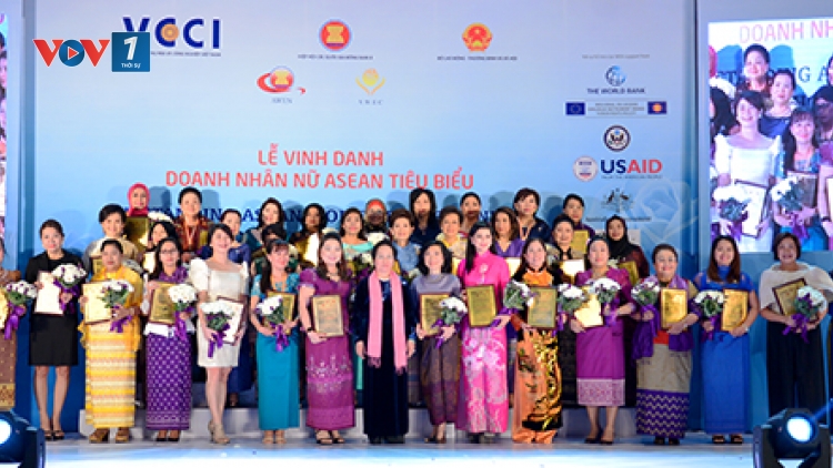 Vai trò của doanh nghiệp, doanh nhân và lao động nữ trong nền kinh tế hội nhập. (07/3/2016)