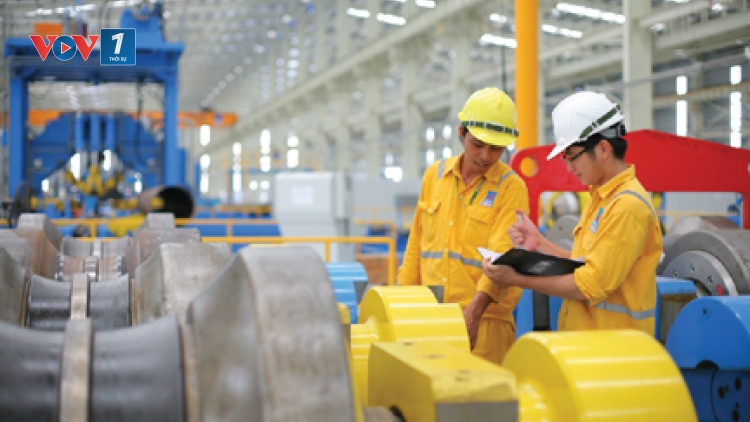 Tái cơ cấu - Tìm động lực mới cho phát triển bền vững. (24/12/2015)
