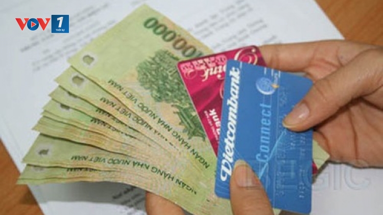 Thời sự trưa ngày 26/01/2015: Năm 2014, tiền lương ở khu vực doanh nghiệp tăng khoảng 6%, tuy nhiên vẫn còn tình trạng doanh nghiệp nợ lương của người lao động