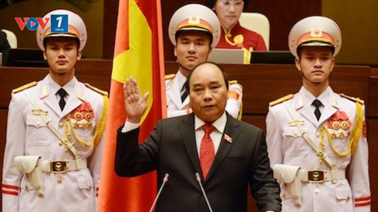 Sáng nay, Quốc hội chính thức bầu ông Nguyễn Xuân Phúc giữ chức Thủ tướng Chính phủ. (Thời sự trưa 07/4/2016)