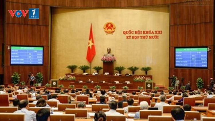 Chủ tịch Quốc hội, Chủ tịch nước, Thủ tướng Chính phủ và Chánh án Tòa án nhân dân tối cao phải tuyên thệ nhậm chức trước Quốc hội. (Thời sự đêm 18/12/2015)