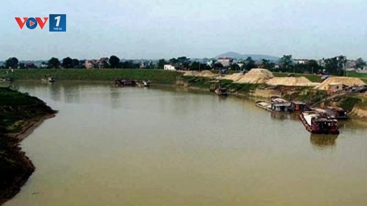 Lưu vực sông Cầu vẫn còn tồn tại những điểm nóng về ô nhiễm môi trường. (10/12/2015)