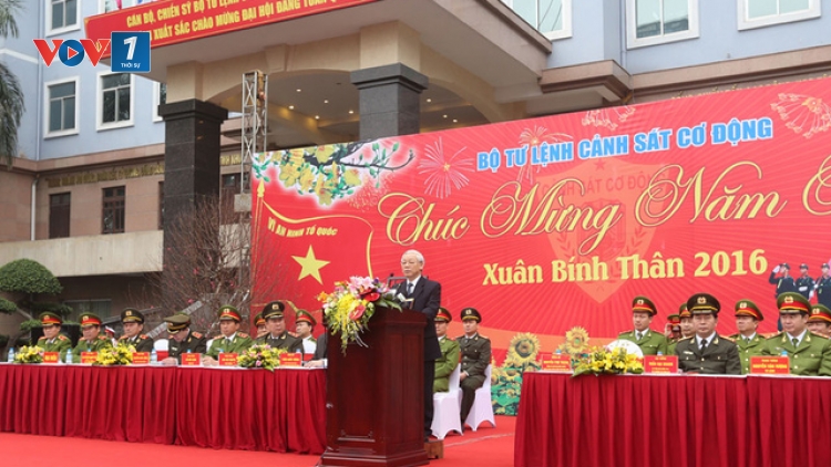 Tổng Bí thư Nguyễn Phú Trọng thăm và kiểm tra công tác sẵn sàng chiến đấu của Bộ Tư lệnh Cảnh sát cơ động, Bộ Công an (Thời sự chiều 02/01/2016)