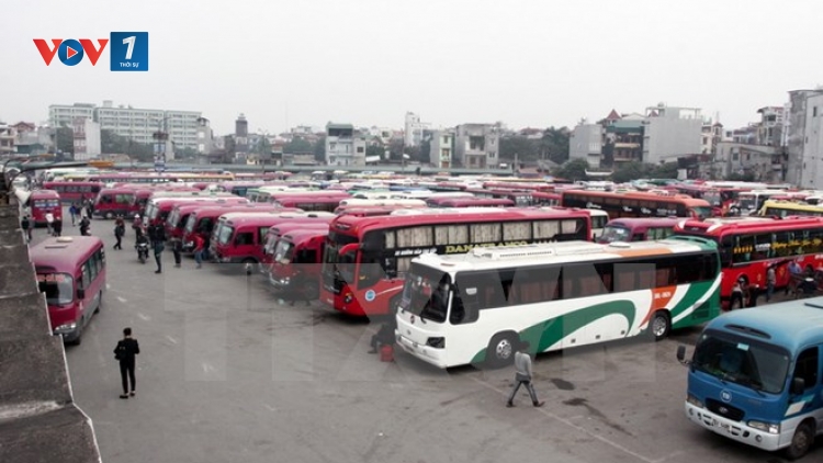 Tuyến xe khách Hải Phòng – Hà Nội cung đã vượt cầu, nảy sinh hiện tượng dùng “đầu gấu” bảo kê, tranh giành khách. (Thời sự trưa 15/12/2015)