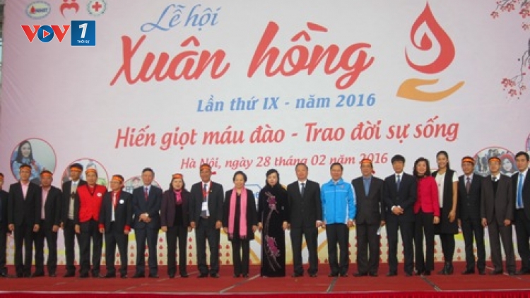 Lễ hội Xuân Hồng 2016 chính thức được phát động với kỳ vọng thu được 8000 đơn vị máu phục vụ nhu cầu cấp cứu điều trị tại hơn 150 bệnh viện. (Thời sự chiều 28/02/2016)