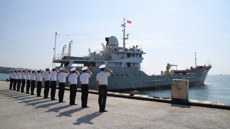 Ra khơi giữ biển ngày Xuân