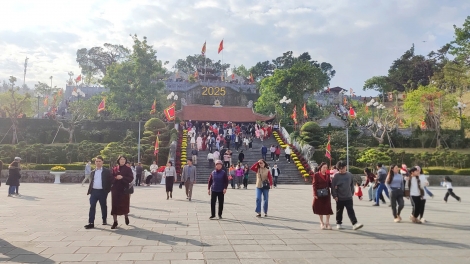 Quảng Ninh: Lễ hội góp phần thúc đẩy kinh tế địa phương