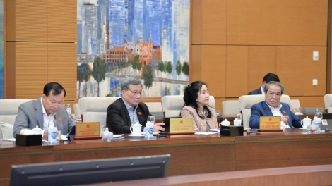 Ủy ban TVQH: Giao thẩm quyền tuyển dụng nhà giáo cho ngành Giáo dục