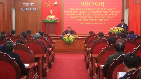 12 cán bộ chủ chốt của tỉnh Quảng Bình xin nghỉ hưu trước tuổi