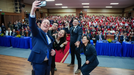 Thủ tướng New Zealand công bố thêm nhiều học bổng cho sinh viên Việt Nam