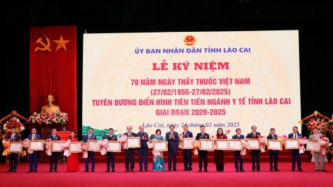    Lào Cai có  thêm 16 Thầy thuốc ưu tú