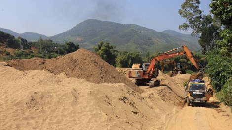 Siết chặt quản lý tài nguyên khoáng sản ở Sông Mã