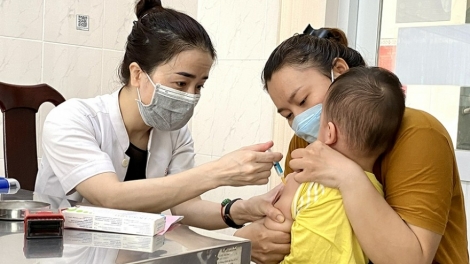 Thời sự 12h 20/3/2025: Dịch sởi bùng phát, các bác sĩ cảnh báo về làn sóng "chống vaccine".