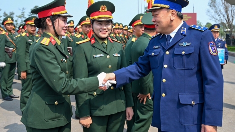 Tư lệnh Cảnh sát biển thăm, động viên lực lượng tham gia diễu binh, diễu hành