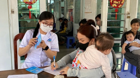 Hơn 4 ngàn trẻ từ 6 tháng đến dưới 9 tháng tuổi ở Đồng Nai đã được tiêm vaccine sởi