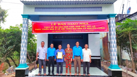 Xóa nhà tạm - Người dân Cà Mau cho nhau mượn đất xây nhà